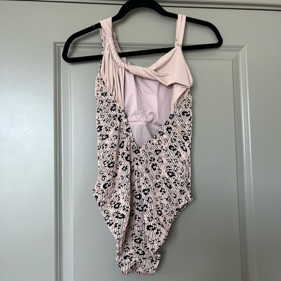 Swimsuit - Picture 2 of 3